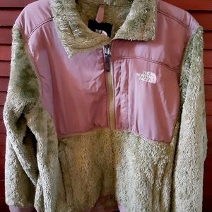 The north face fuzzy fleece jacket
